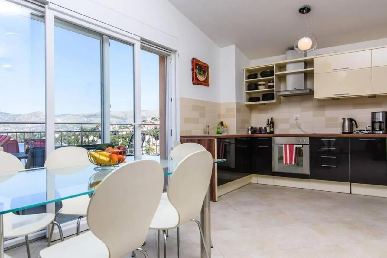 Apartment Lucha Trogir 0*,  Chorvatsko